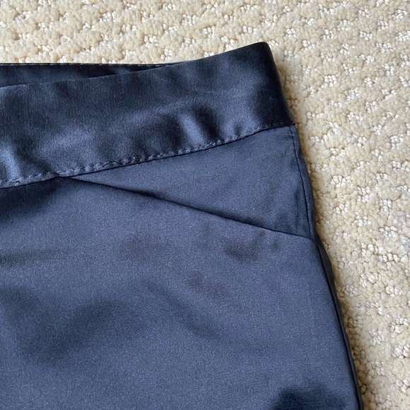 Black Satin-Like Shorts with Pockets - Picture 4 of 7
